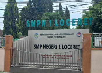 Keluarga Besar SMPN 1 Loceret Mengucapkan Selamat Hari Raya Idul Adha 1446 H