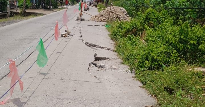 Skandal Konstruksi di Tengah Ancaman Longsor: Ahli Duga Retakan Jalan Gondang-Lengkong Akibat Kualitas Material dan Pemadatan di Bawah Standar