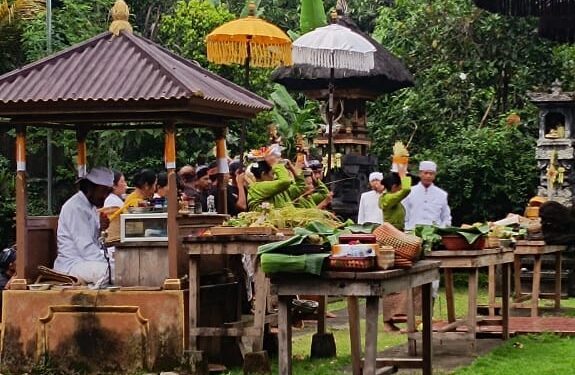 Ketika Perayaan Kuningan Berhadapan dengan Ancaman Kerusakan Lingkungan di Bajulan, Nganjuk