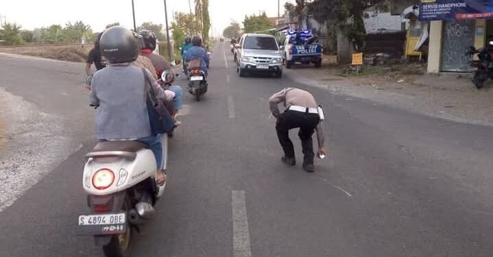 Berhenti Mendadak di Persimpangan, Nyawa Melayang: Pelajaran Keselamatan dari Kecelakaan Maut di Jombang