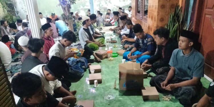 Malam Barikan HUT RI ke-81: Kompaknya Warga Sambiroto Merawat Kemerdekaan dengan Doa dan Kebersamaan