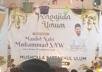 Gantungan Ember dan Rebutan Berkah: Hangatnya Tradisi Maulid di Musholla Fattakhul Ulum 