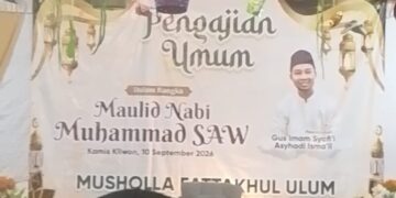 Gantungan Ember dan Rebutan Berkah: Hangatnya Tradisi Maulid di Musholla Fattakhul Ulum 