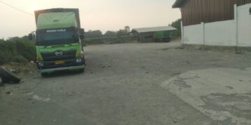 Alih Alih Dikelola Pemdes, Tanah Kas Desa Ngebrak Kediri yang Tanpa Lelang Malah Difungsikan untuk Parkir Truk