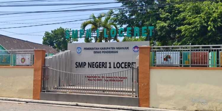 GELIAT PEMBANGUNAN DI SMPN 1 LOCERET